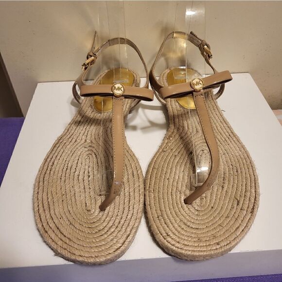 MK Michael Kors Tan Patent Leather & Jute Sole T-Strap Sandals sz. 9.5 Ret.$129 - Picture 1 of 7